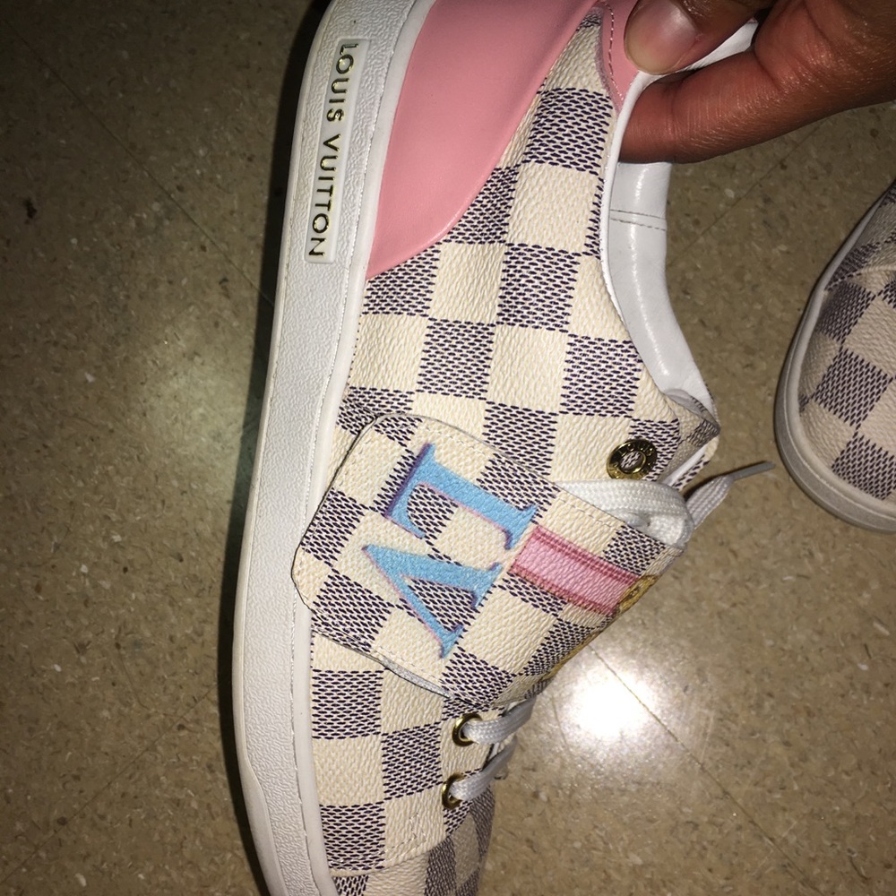 Louis Vuitton pink chain patches shoes